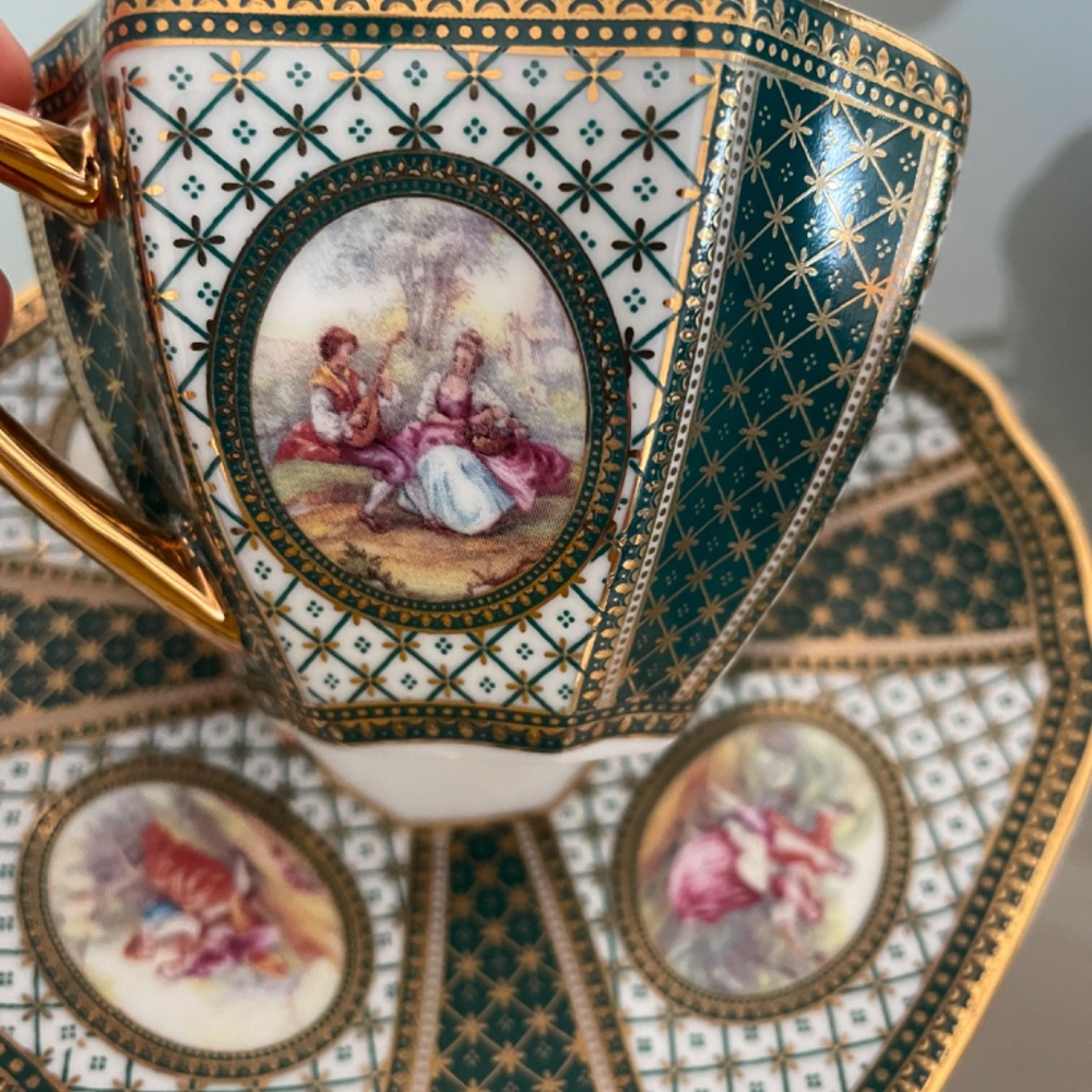 Tea cups - Picture 9 of 11